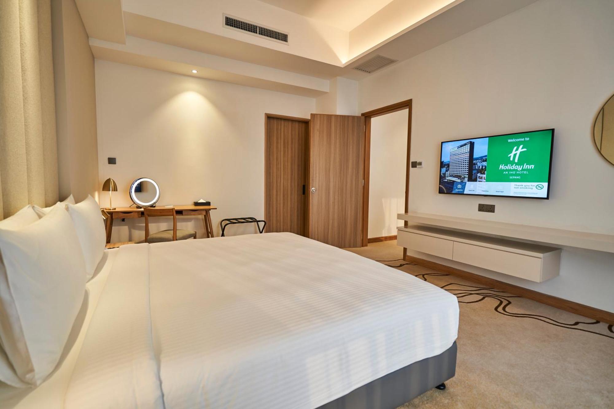 Holiday Inn Sepang - Airport Exterior photo